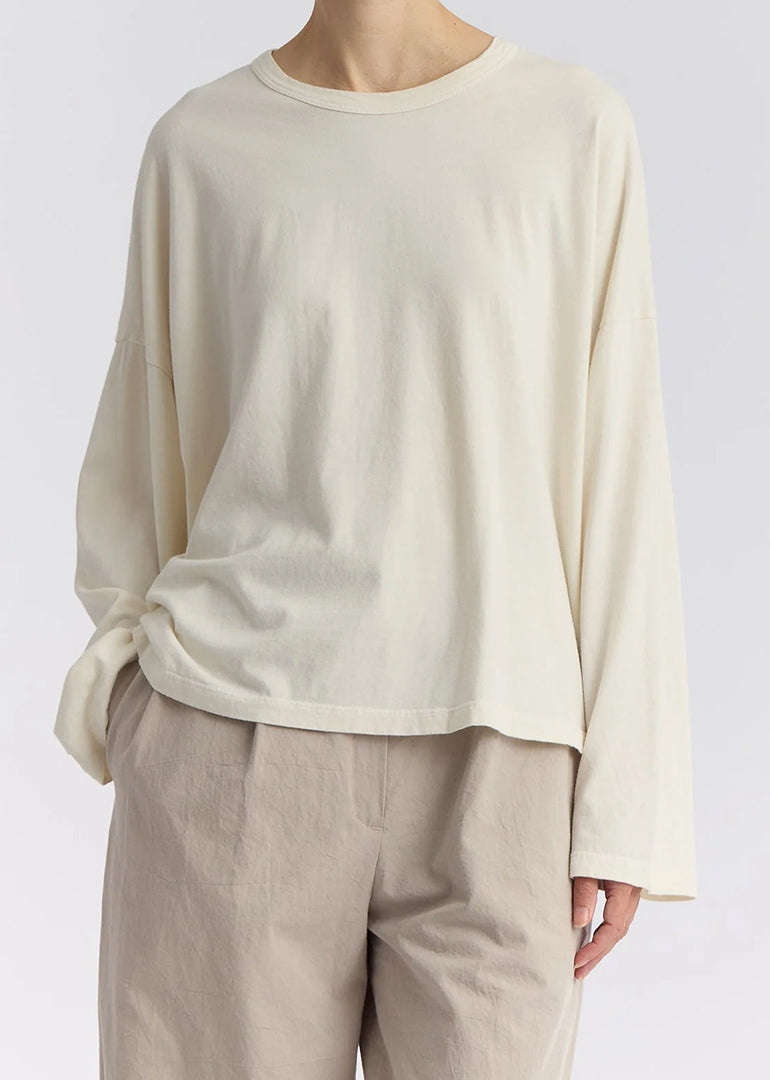 Black Crane - Loose Long Sleeve Tee in Ivory