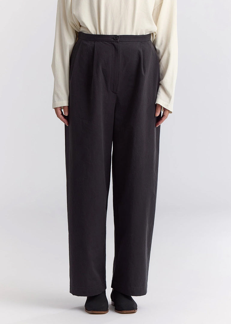 Black Crane - Straight Trousers in Dark Grey