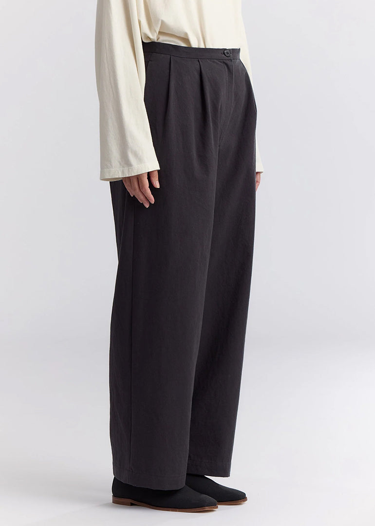 Black Crane - Straight Trousers in Dark Grey