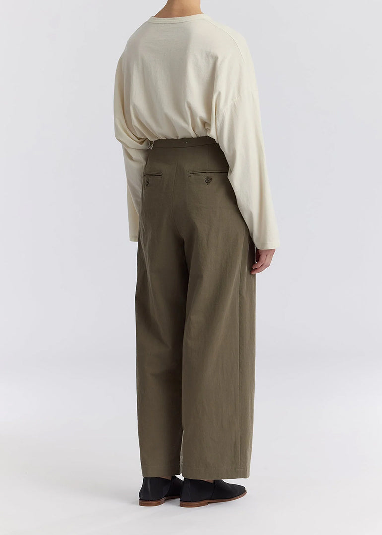 Black Crane - Straight Trousers in Dark Olive